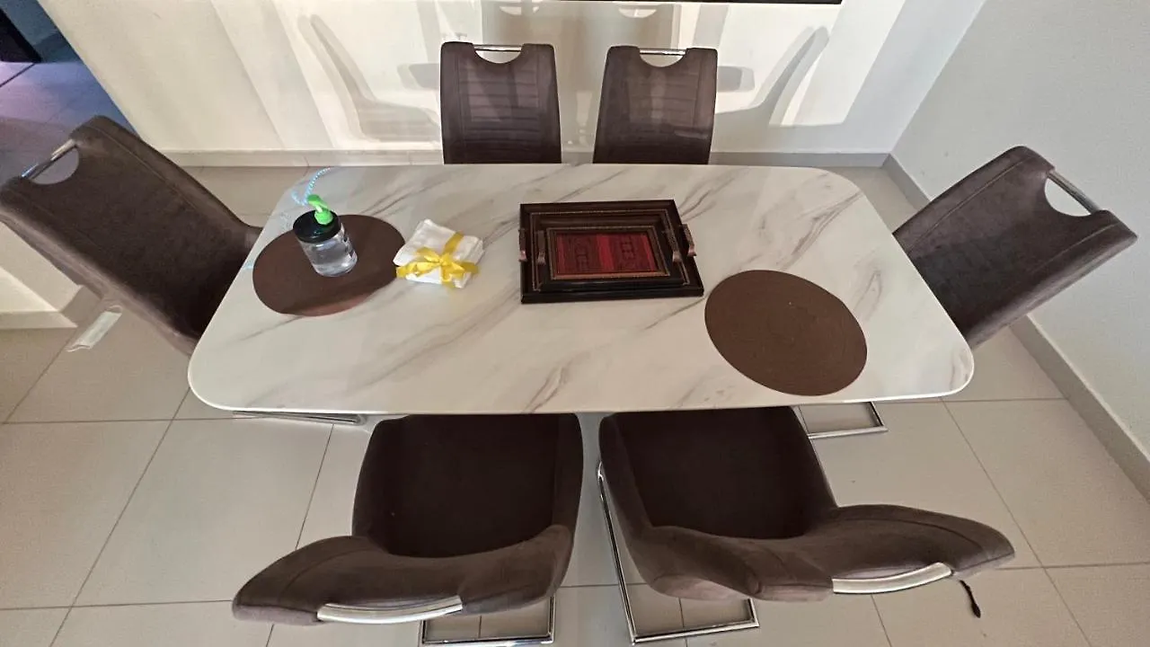 아파트 Prestigeo Guest House 아부다비